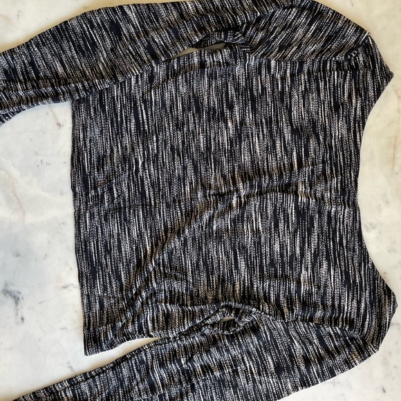 3/$15 H&M Crop Top, S - Picture 3 of 3